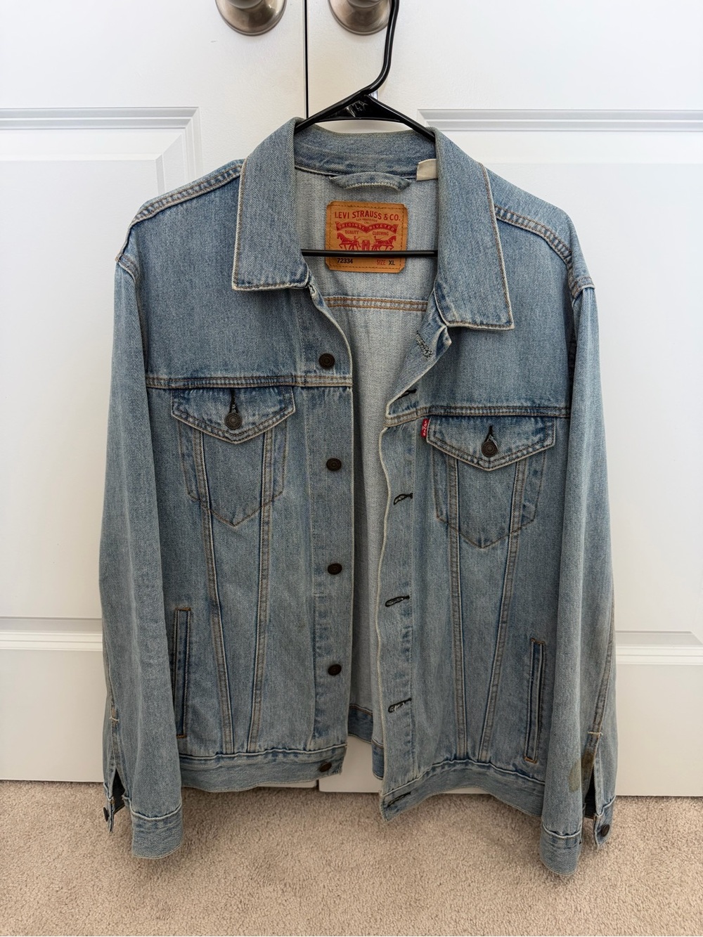 Levi's Men's Light Blue Denim Jacket - Classic Trucker